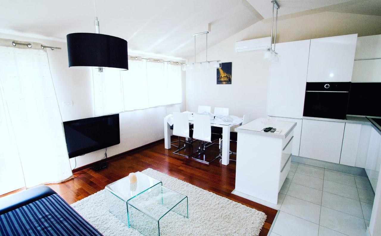 Deluxe Suites Mandic Omis Exterior photo