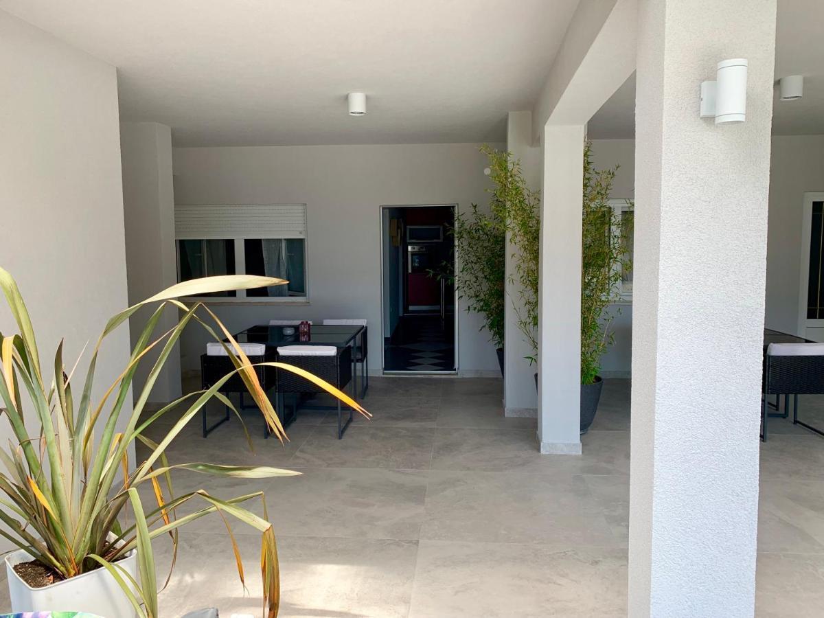 Deluxe Suites Mandic Omis Exterior photo