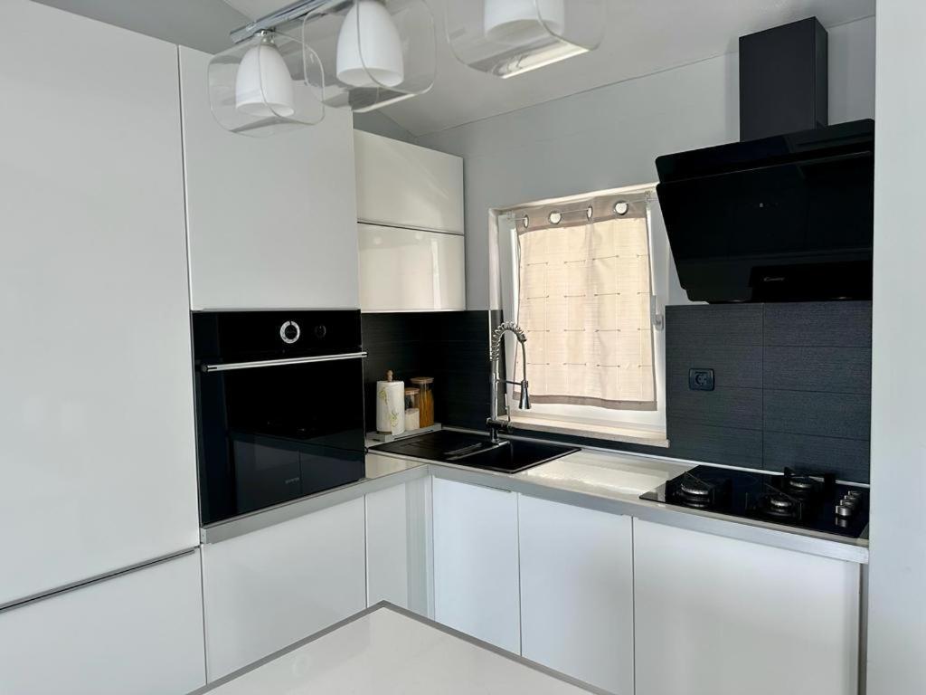 Deluxe Suites Mandic Omis Exterior photo